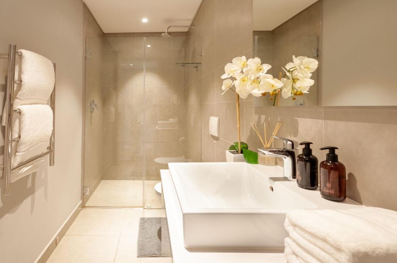 Greenpoint Designer Apartment Near Stadium & Waterfront เคปทาวน์ ภายนอก รูปภาพ
