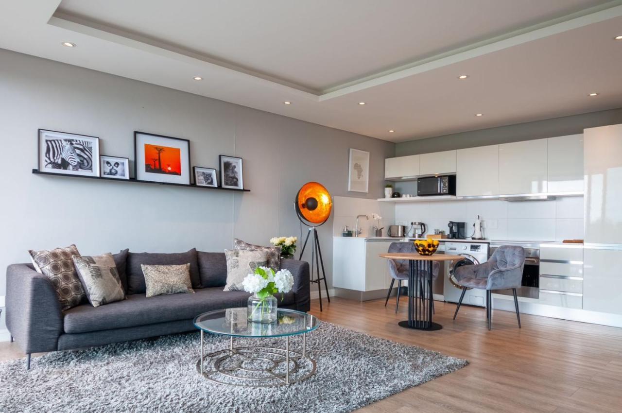 Greenpoint Designer Apartment Near Stadium & Waterfront เคปทาวน์ ภายนอก รูปภาพ