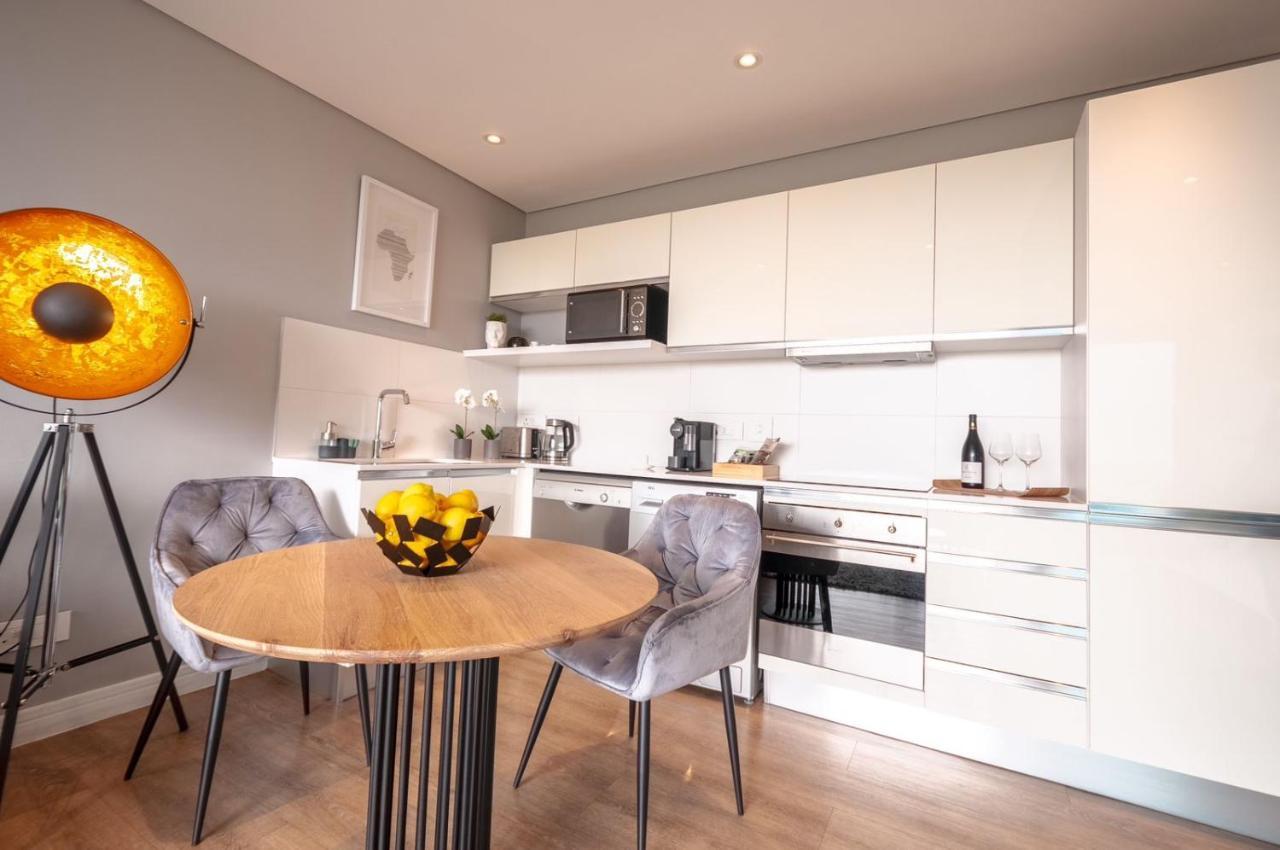 Greenpoint Designer Apartment Near Stadium & Waterfront เคปทาวน์ ภายนอก รูปภาพ